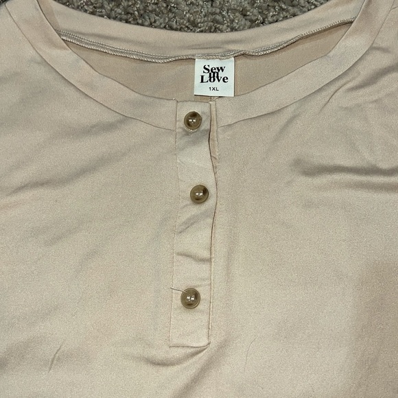 NEW Women’s Soft Henley Short Sleeve 1XL - Picture 4 of 7